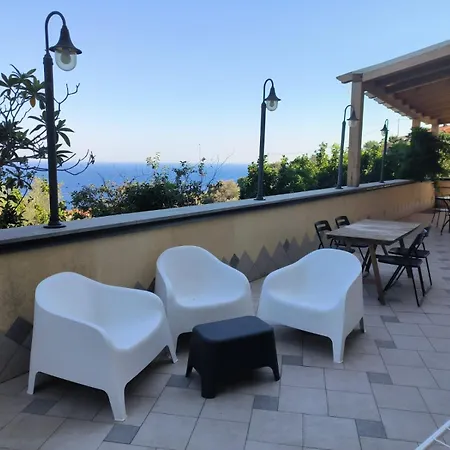 Апарт-отель Casal Trinacria Санта-Тереза-ди-Рива